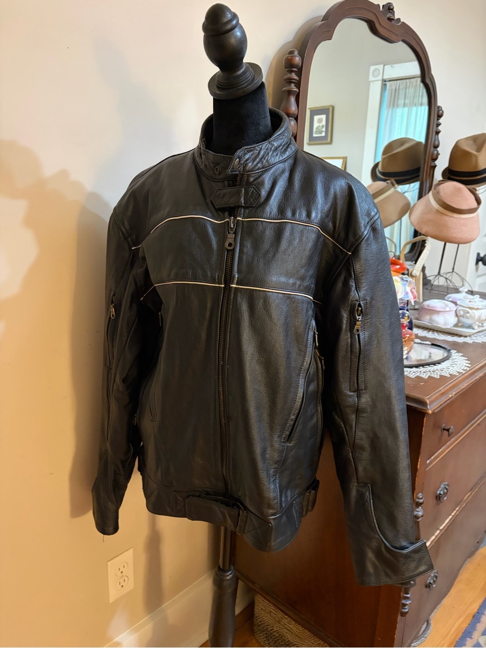 Men's Black Leather Jacket - Classic Biker Style - Picture 2 of 9
